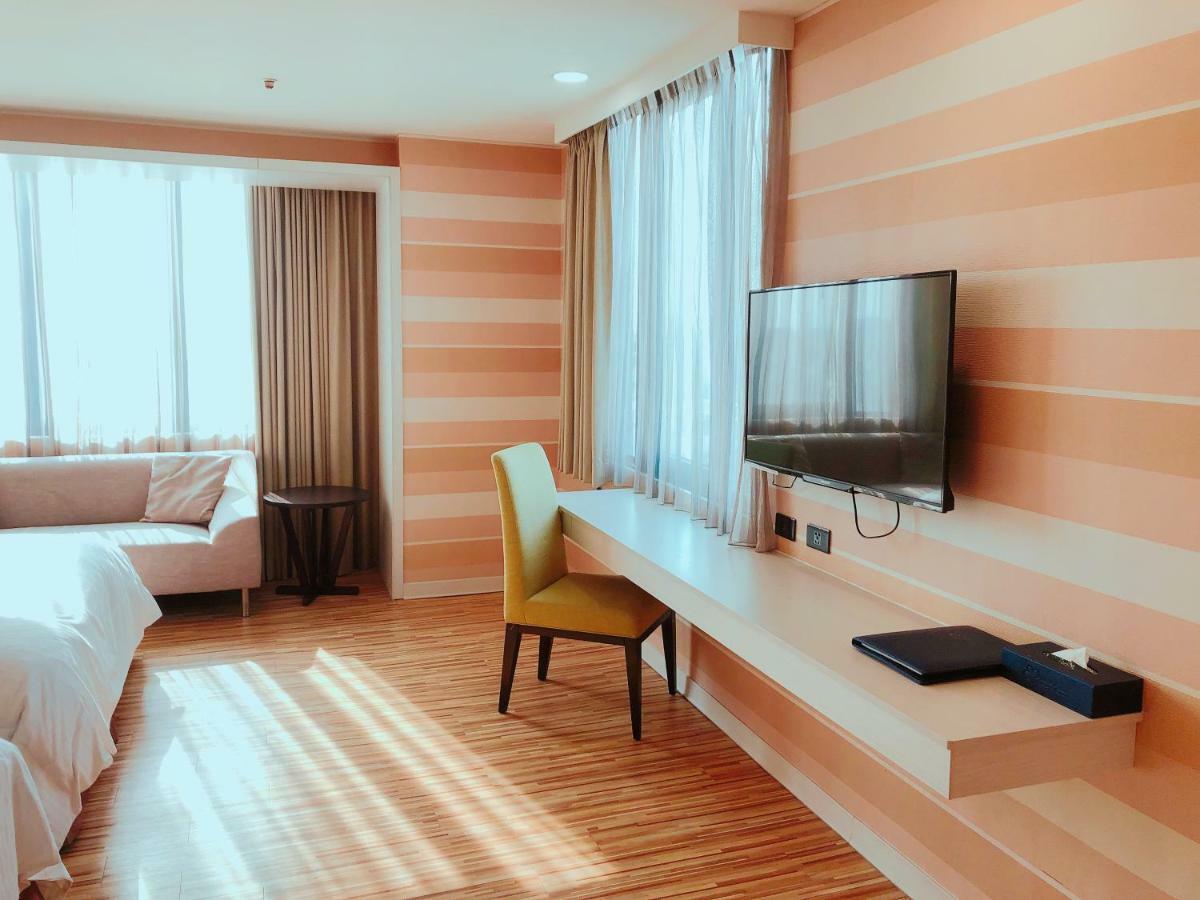 Wemeet Hotel Pingtung Exterior photo
