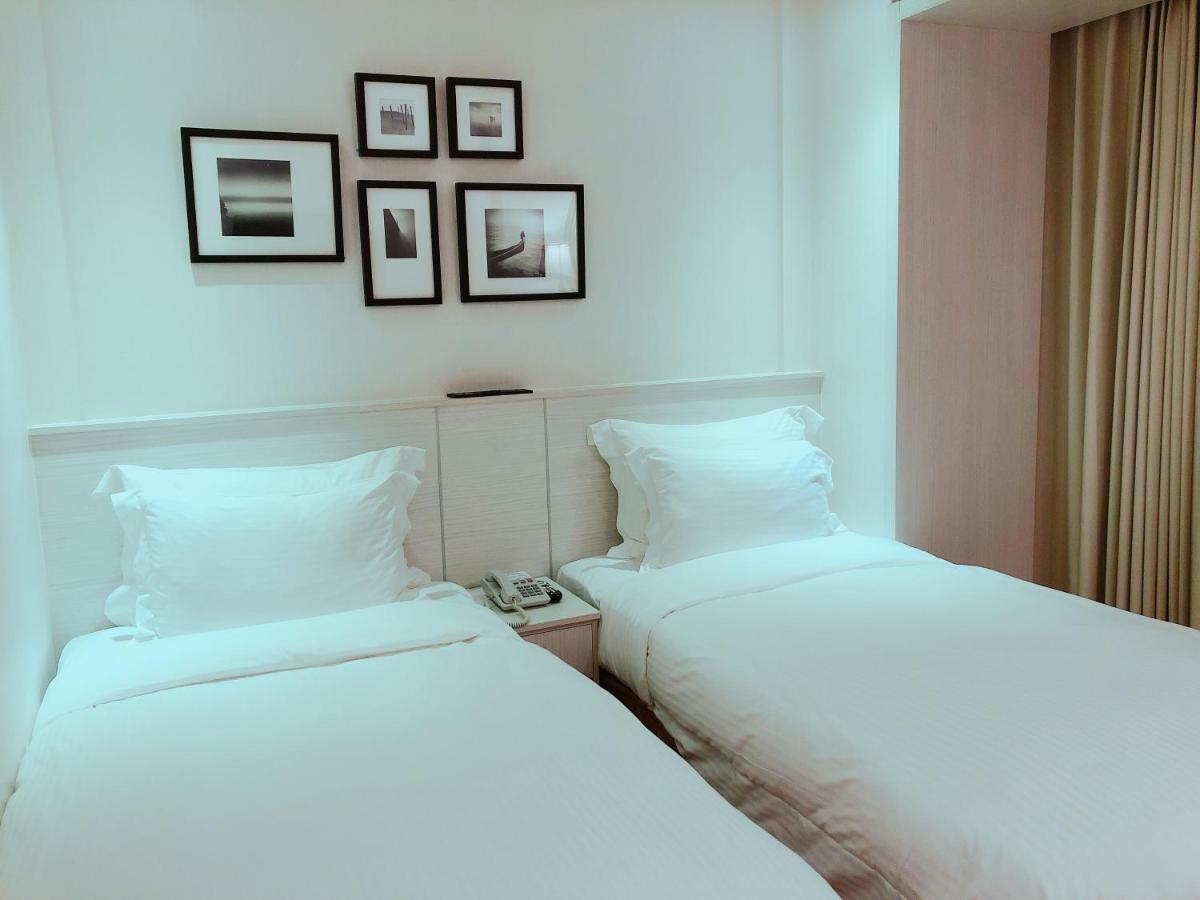 Wemeet Hotel Pingtung Exterior photo